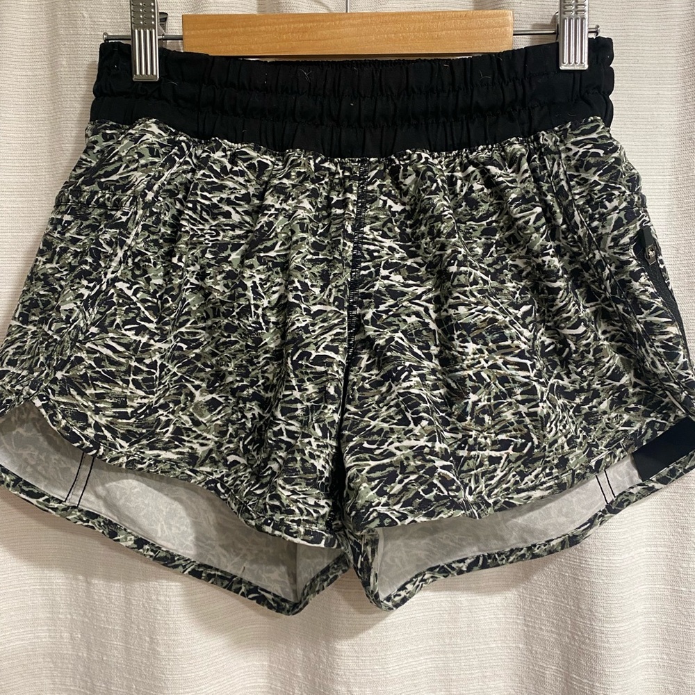 Lululemon tracker shorts